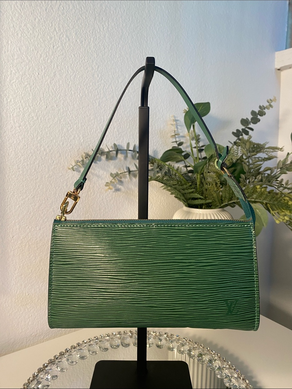 Vintage Louis Vuitton Epi Leather Pochette